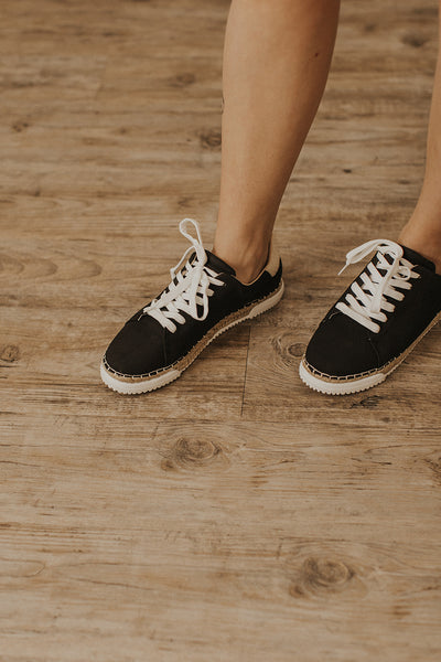 Lucia Sneakers in Black