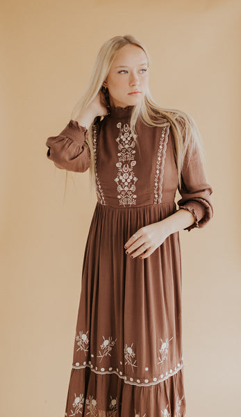 Leisa Embroidered Dress in Rose Taupe