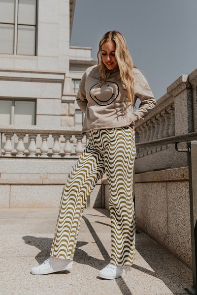 Gianna Wave Print Pants in Olive