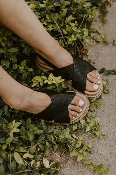 Andie Cross Strap Sandal in Black